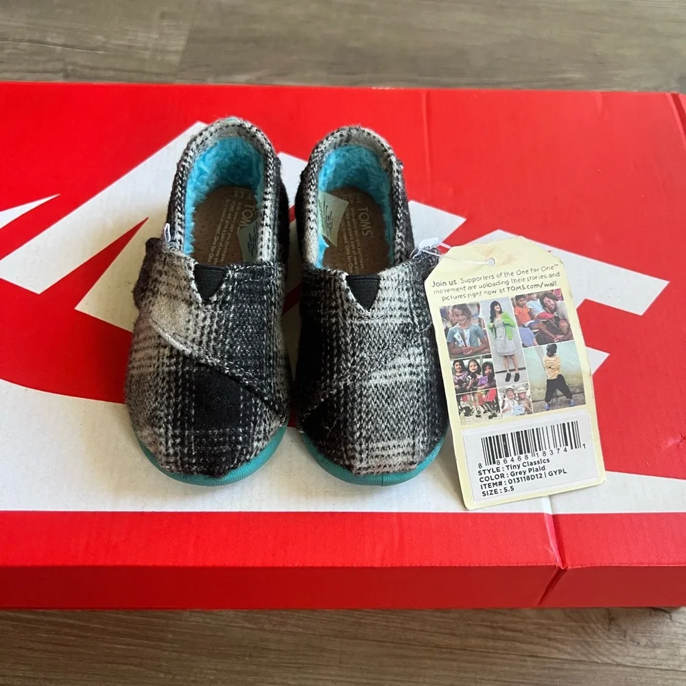 NWT TOMS Toddler Tiny Classic Slip On Grey Plaid